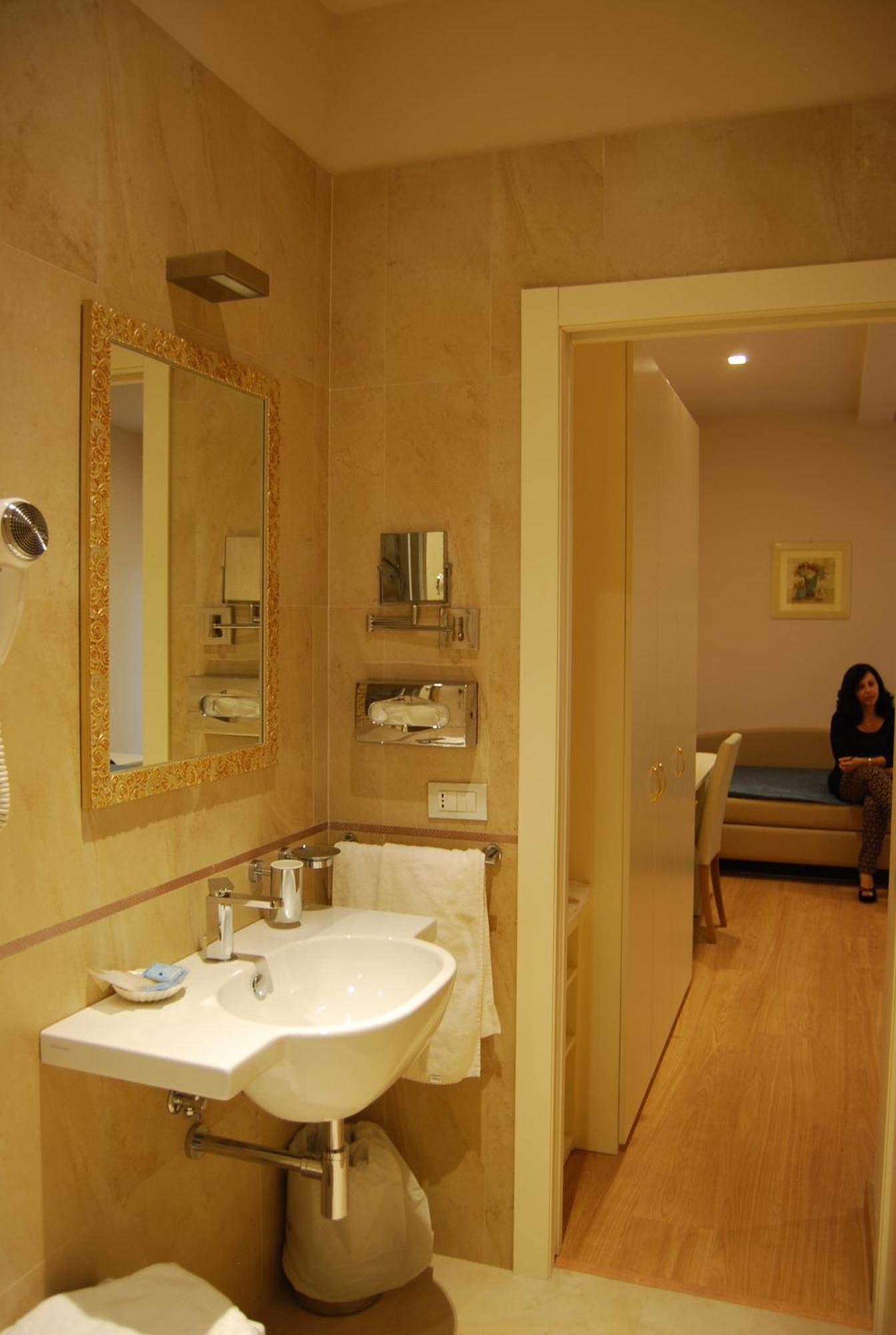 Hotel Bahia Сан Бенедето дел Тронто Екстериор снимка